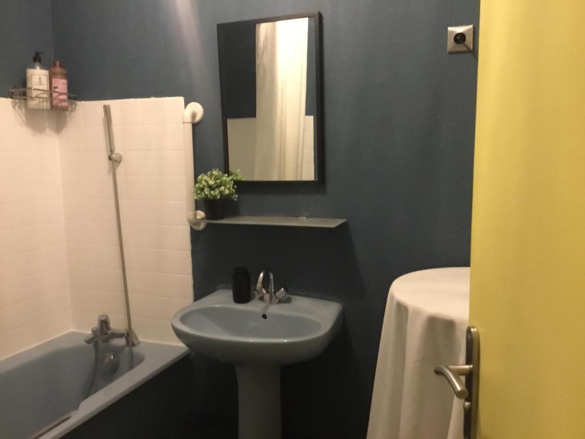 Just For Sleep-Daily Stay 20H To 10H Apres Votre Arrivee Dans Le Batiment D'Entree, Contact I'Hote Via Le Message Ici De Reservation Pour L'Enregistrement I'Entree Dans La Propriete Sans I'Approbation Est Interdite-Resevation D'Un Tiers Est Inaccepta Bobigny Kültér fotó