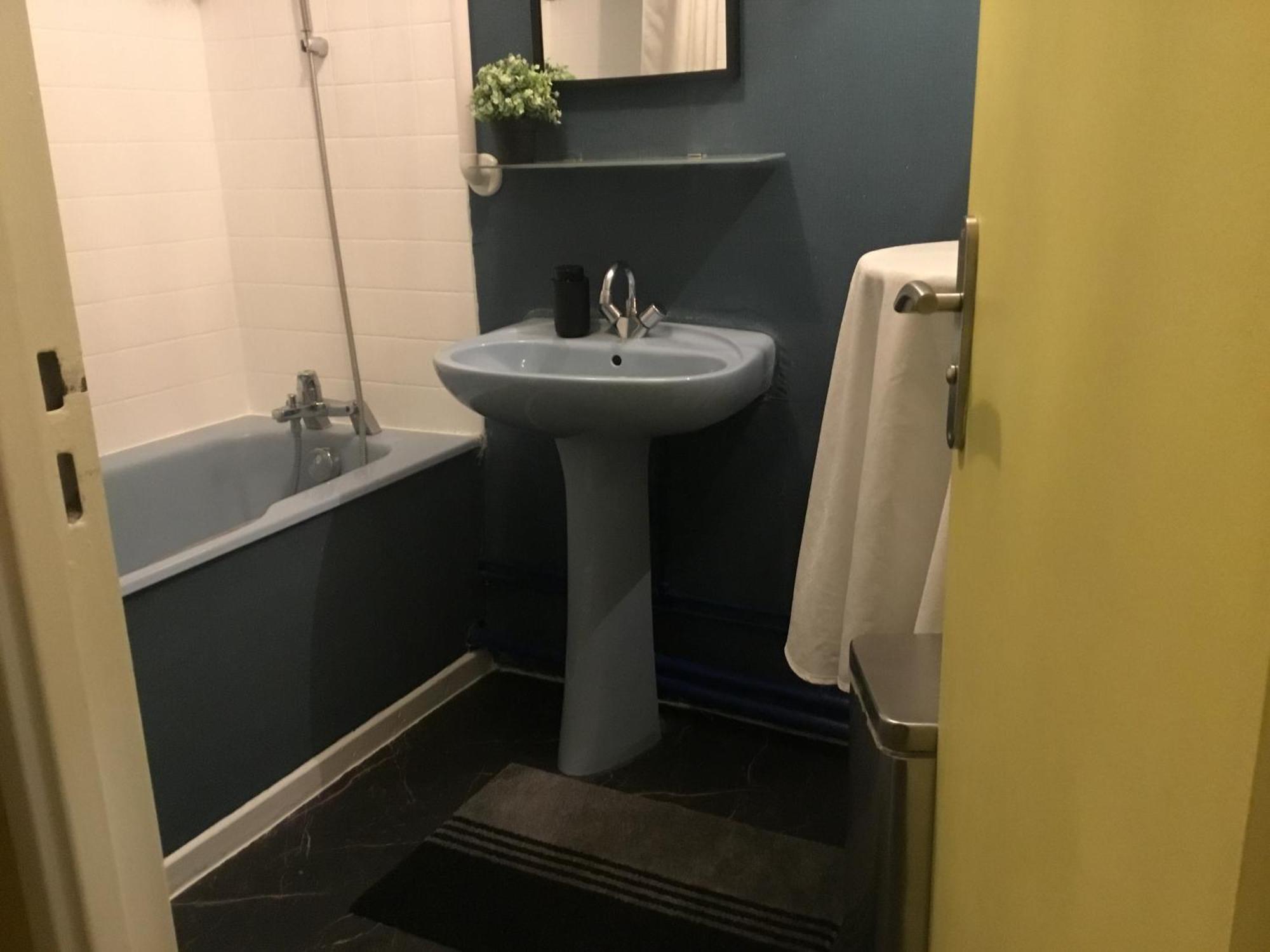 Just For Sleep-Daily Stay 20H To 10H Apres Votre Arrivee Dans Le Batiment D'Entree, Contact I'Hote Via Le Message Ici De Reservation Pour L'Enregistrement I'Entree Dans La Propriete Sans I'Approbation Est Interdite-Resevation D'Un Tiers Est Inaccepta Bobigny Kültér fotó